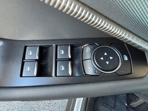 Used 2025 Ford Explorer Active AWD/4WD image 28