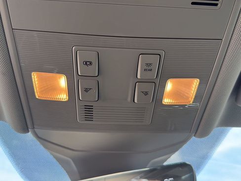 Certified 2025 Volkswagen Jetta SE image 19