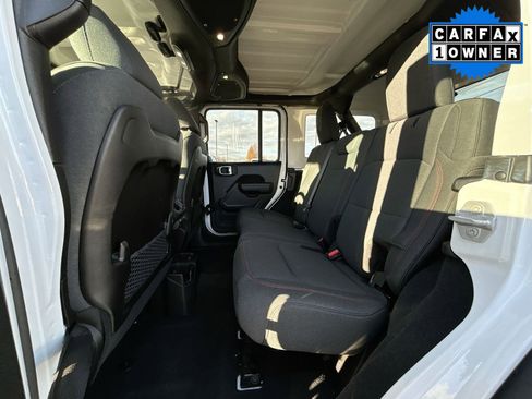 Used 2025 Jeep Wrangler Unlimited Rubicon image 23