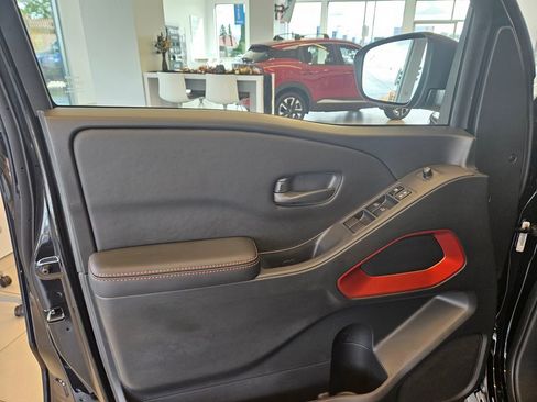 New 2026 Nissan Frontier PRO-4X w/ Pro-4x Convenience Package image 13