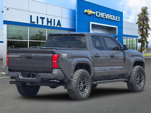 Used 2025 Toyota Tacoma TRD Sport AWD/4WD image 2