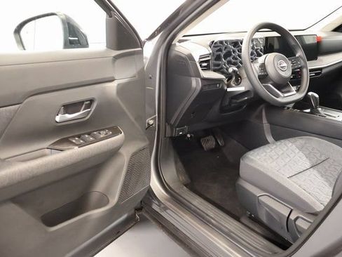 New 2026 Nissan Kicks SV w/ Cold Weather Package FWD image 9