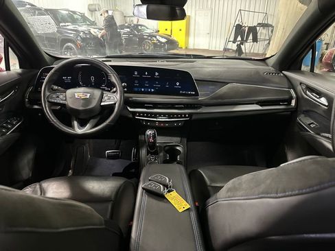 Used 2024 Cadillac XT4 Sport image 25