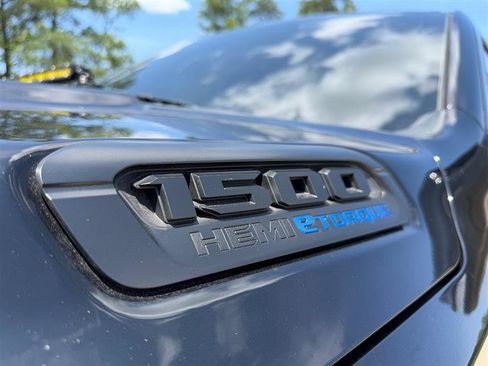 Used 2022 RAM 1500 Big Horn AWD/4WD image 13