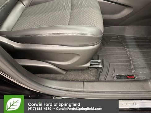 Used 2018 Buick Encore Sport Touring image 12