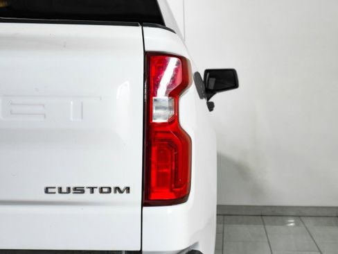 Used 2019 Chevrolet Silverado 1500 Custom w/ Custom Value Package image 44