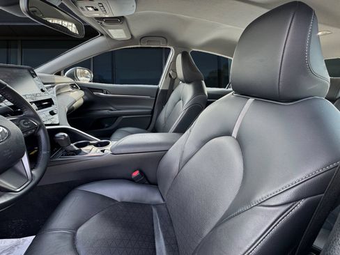 Used 2024 Toyota Camry XSE FWD image 2