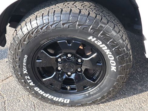 Used 2014 Toyota Tacoma PreRunner w/ SR5 Package image 31