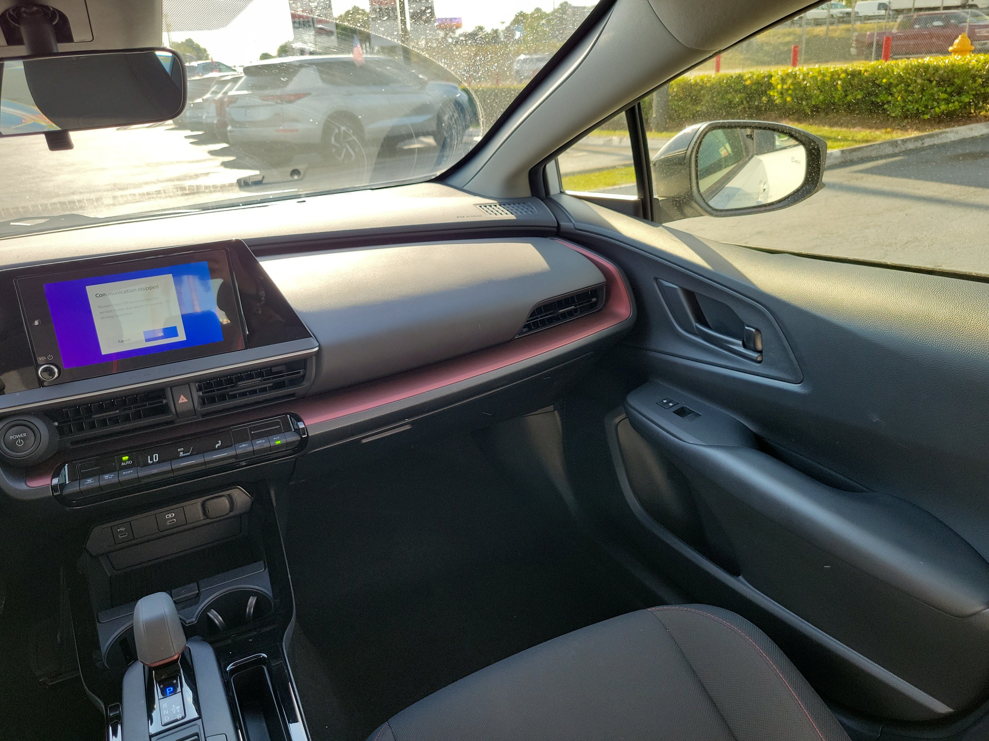 Used 2024 Toyota Prius Prime FWD image 17