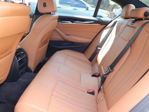 Used 2020 BMW 530i w/ Premium Package RWD image 12