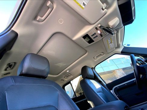 Used 2023 Land Rover Defender 130 SE image 13