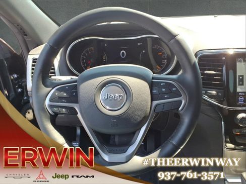 Used 2020 Jeep Grand Cherokee Altitude AWD/4WD image 17