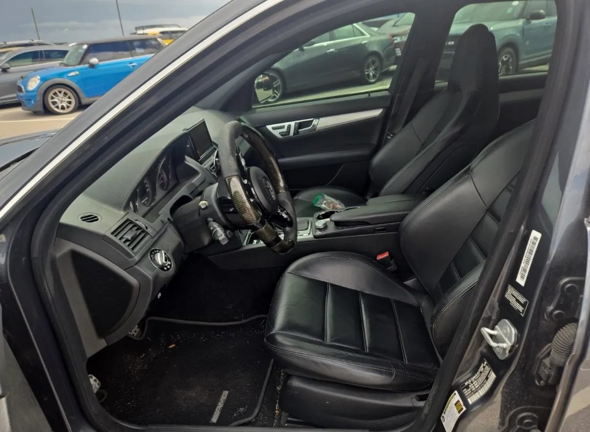 Used 2009 Mercedes-Benz C 63 AMG Sedan image 9