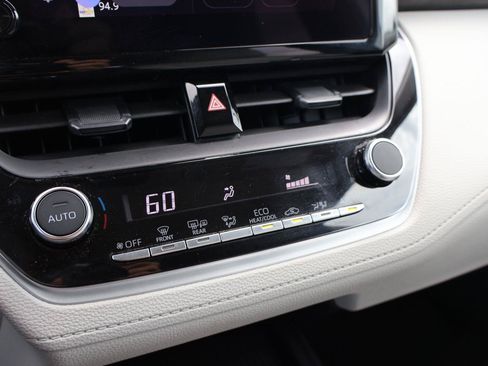 Used 2026 Toyota Corolla Cross LE FWD image 23