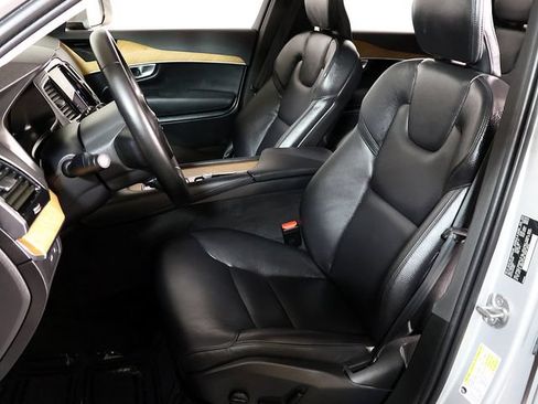 Used 2024 Volvo XC90 T8 Plus w/ Protection Package AWD/4WD image 4