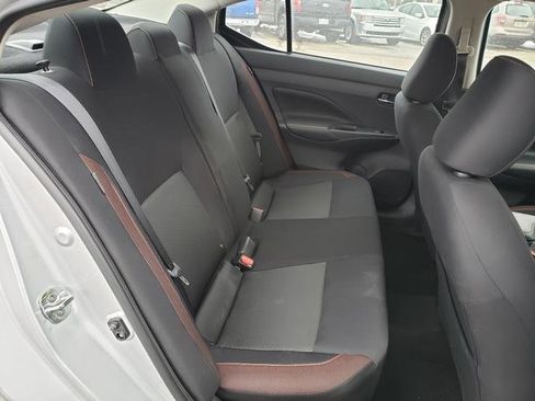 Used 2021 Nissan Versa SR image 17