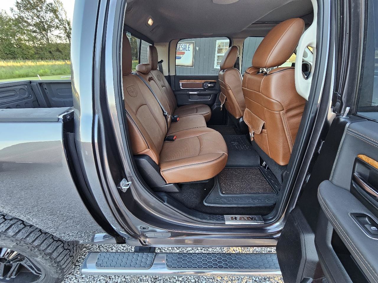 Used 2015 RAM 1500 Laramie Longhorn w/ Convenience Group AWD/4WD image 27