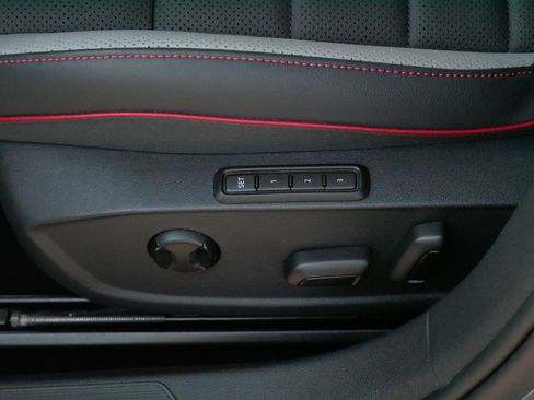 Used 2024 Volkswagen GTI Autobahn FWD image 20