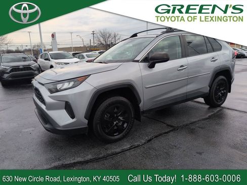 Used 2021 Toyota RAV4 LE image 1