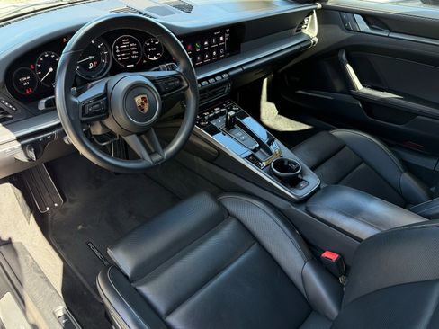 Certified 2022 Porsche 911 Carrera image 4