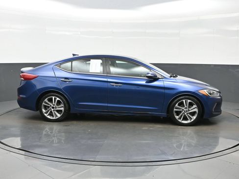 Used 2017 Hyundai Elantra Limited FWD image 7