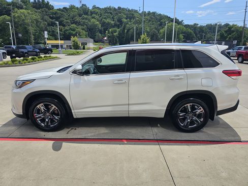 Used 2018 Toyota Highlander Limited Platinum image 9