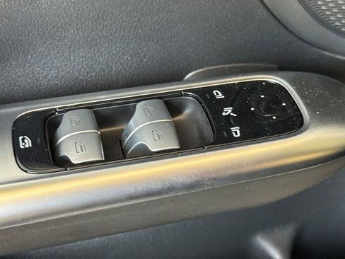 New 2025 Mercedes-Benz C 300 4MATIC Sedan image 13