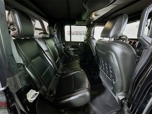 Used 2023 Jeep Gladiator Mojave w/ Cold Weather Group image 28