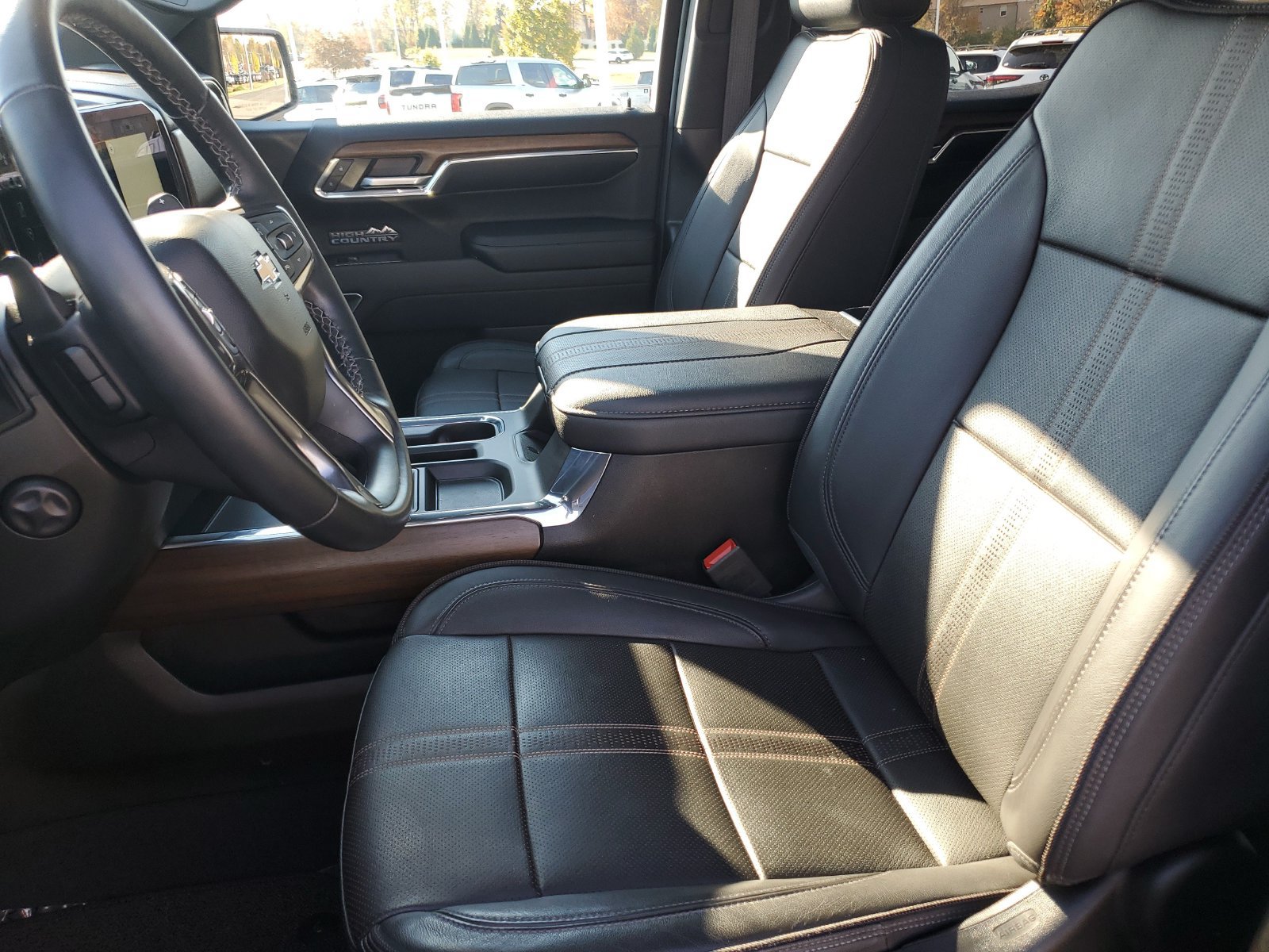 Used 2024 Chevrolet Silverado 1500 High Country AWD/4WD image 17