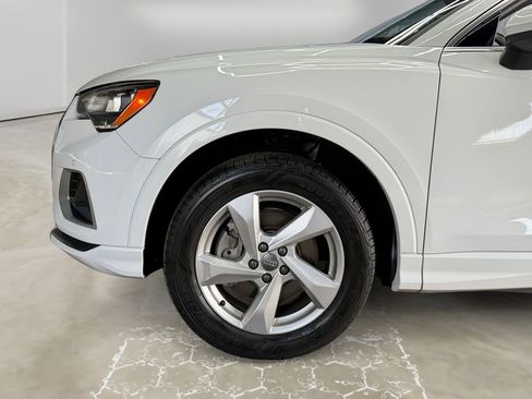 Used 2020 Audi Q3 2.0T Premium w/ Convenience Package AWD/4WD image 14