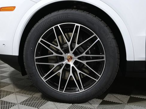 Used 2026 Porsche Cayenne E-Hybrid AWD/4WD image 12
