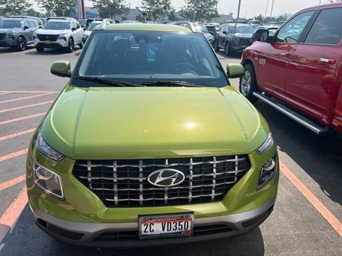 Certified 2024 Hyundai Venue SEL FWD image 6