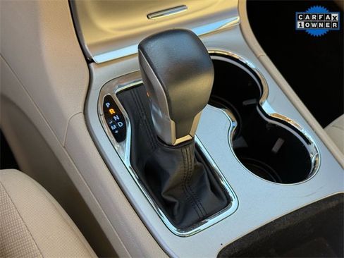 Used 2017 Jeep Grand Cherokee Laredo image 22