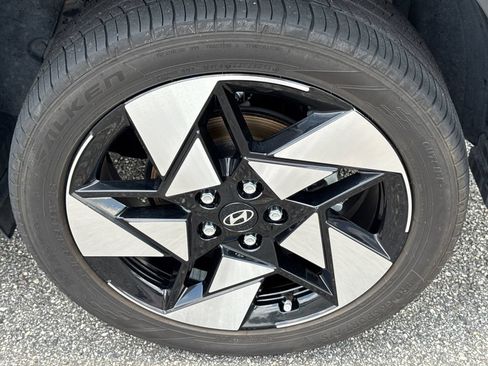 Used 2024 Hyundai Kona Limited AWD/4WD image 22