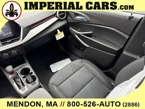 New 2026 Chevrolet Trax RS w/ Sunroof Package image 17