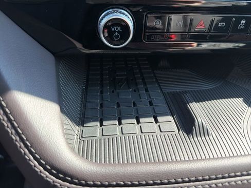 Certified 2025 Ford Explorer Platinum w/ Ultimate Package image 33