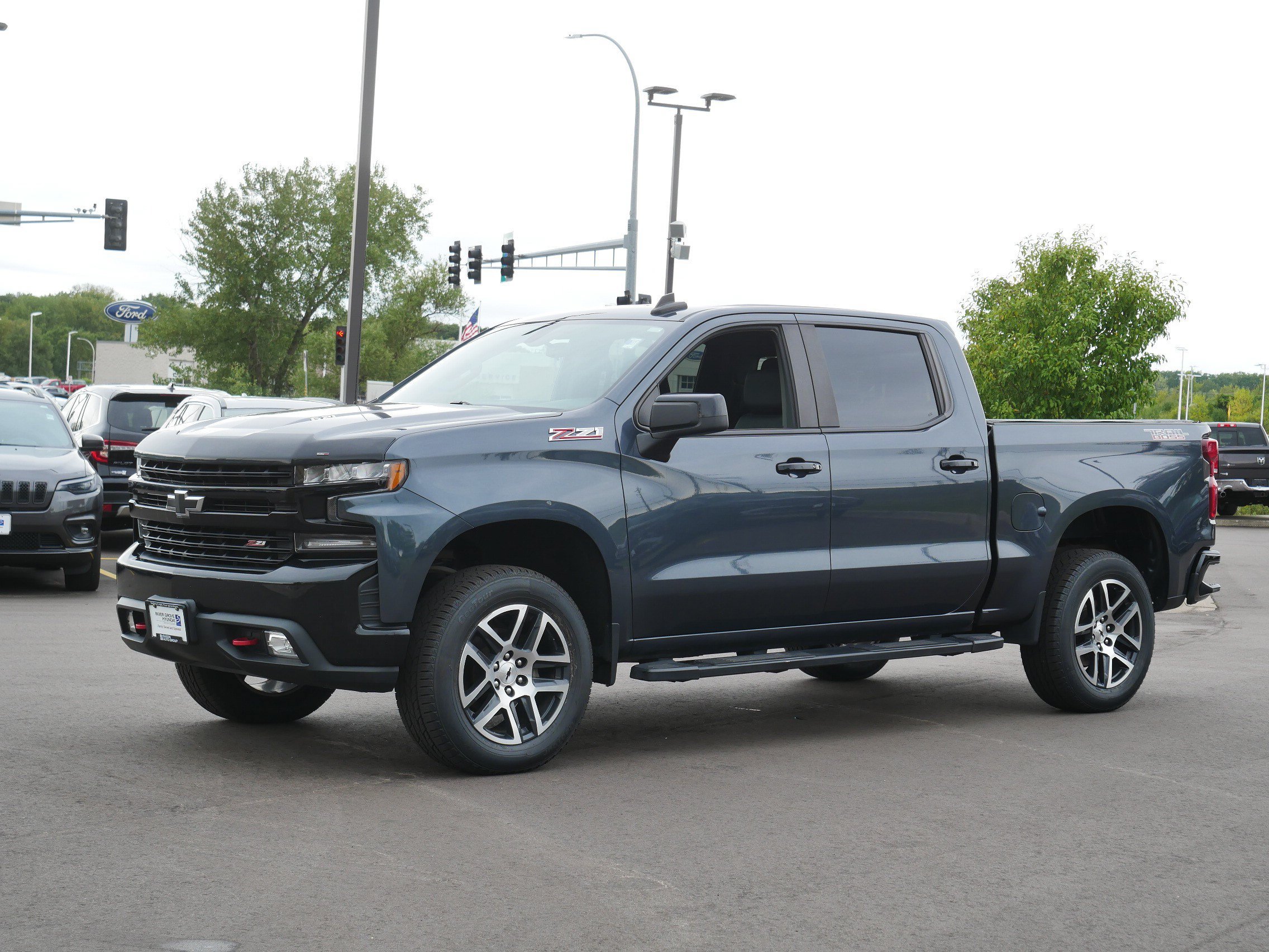 Used 2020 Chevrolet Silverado 1500 LT Trail Boss AWD/4WD image 2