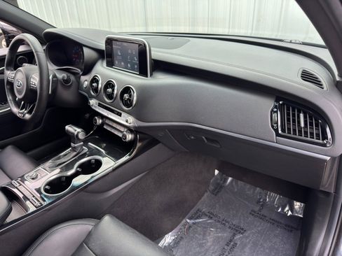 Used 2020 Kia Stinger GT-Line image 13