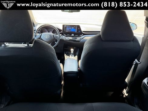 Used 2018 Toyota C-HR XLE FWD image 12