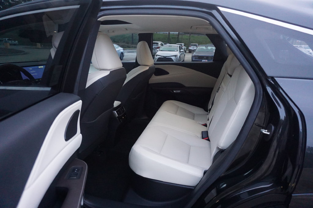 Used 2024 Lexus RX 350 Premium w/ Accessory Package (Z1) FWD image 16