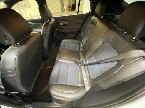 Used 2025 Buick Envista Preferred FWD image 22