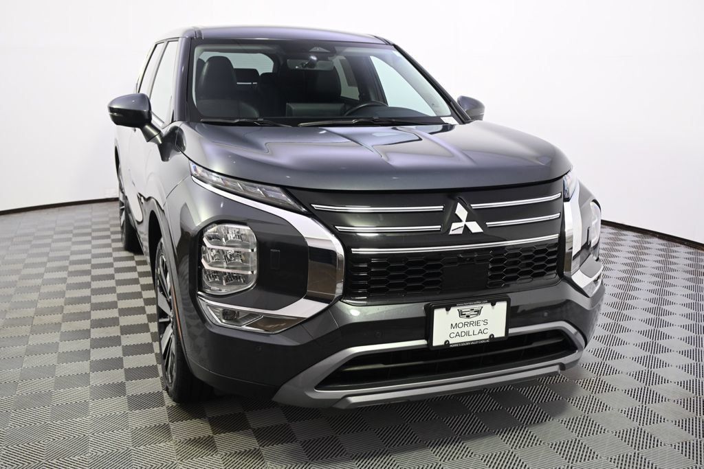 Used 2025 Mitsubishi Outlander SE AWD/4WD image 9