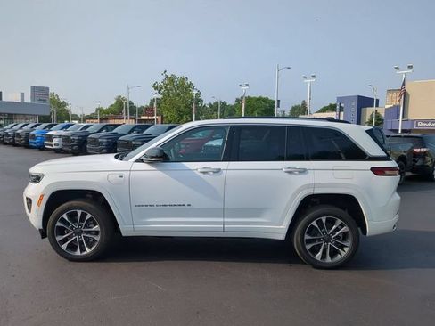 Used 2023 Jeep Grand Cherokee Overland AWD/4WD image 3
