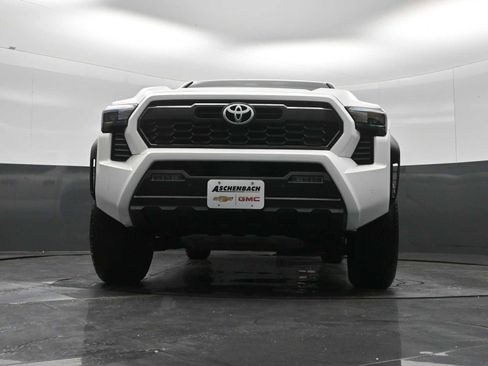 Used 2024 Toyota Tacoma TRD Off-Road w/ TRD Off Road Upgrade Package AWD/4WD image 20