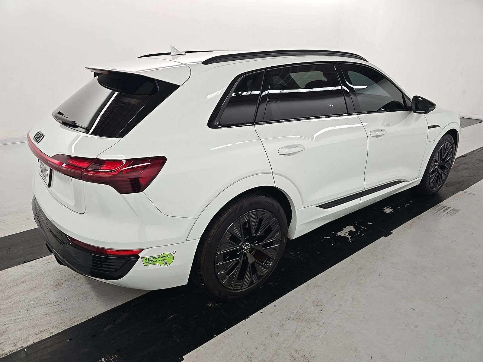 Used 2024 Audi Q8 e-tron Prestige w/ Prestige Package AWD/4WD image 6