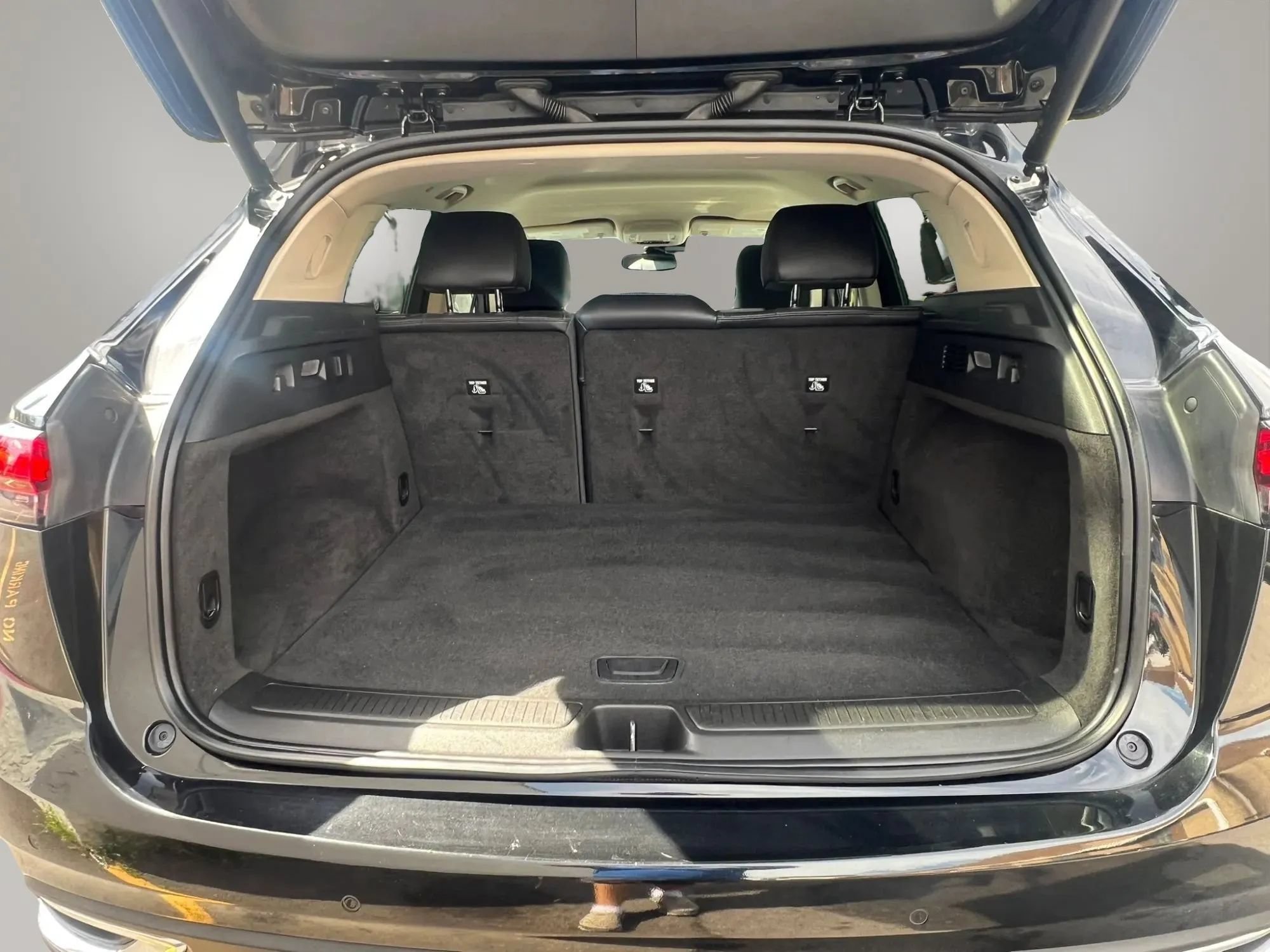 Used 2023 Buick Envision Essence FWD image 10