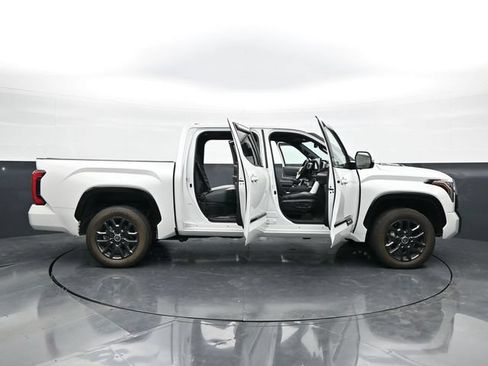 Used 2024 Toyota Tundra Platinum AWD/4WD image 45