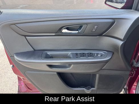 Used 2016 Chevrolet Traverse LT FWD image 8