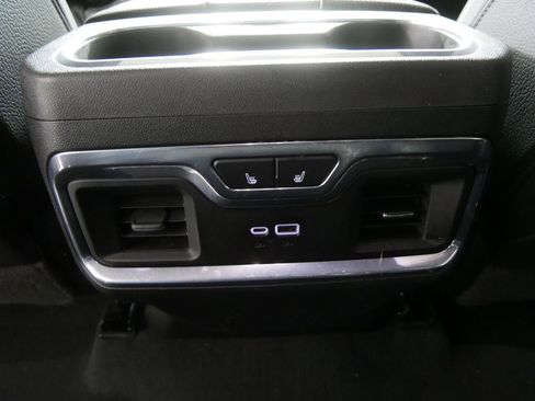 Used 2025 GMC Sierra 3500 Denali w/ Denali Reserve Package image 18