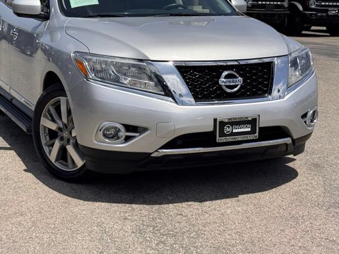 Used 2015 Nissan Pathfinder Platinum w/ Cargo Package FWD image 3